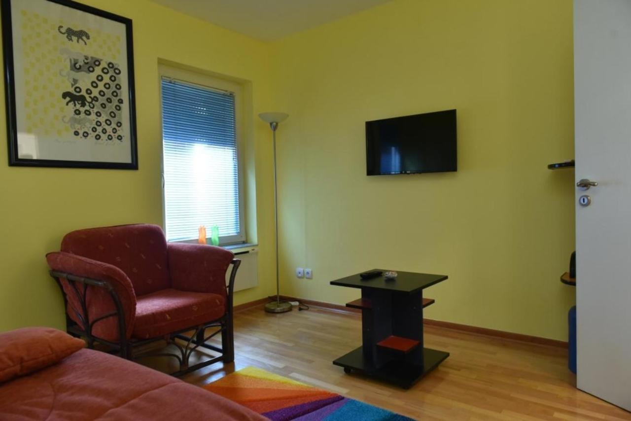Promenada Apartmani Kruševac エクステリア 写真