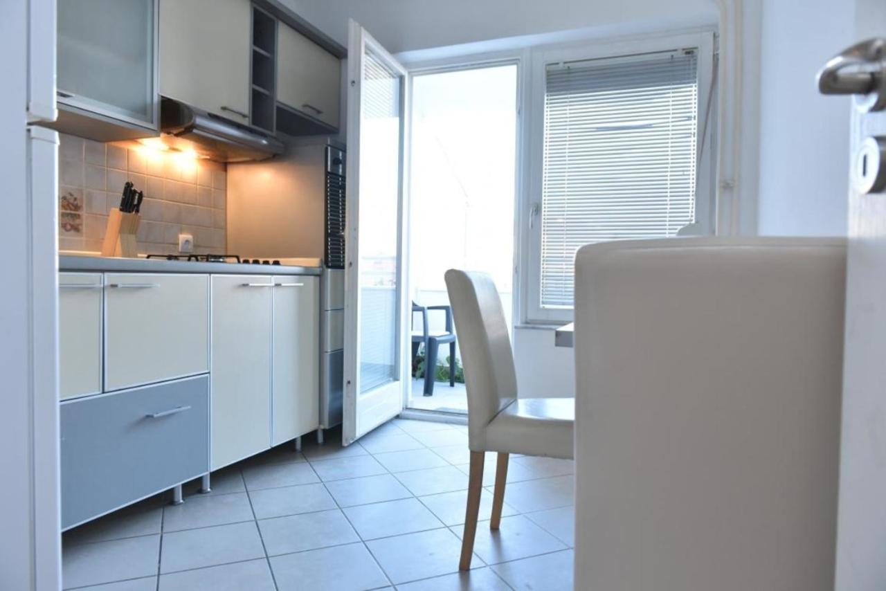 Promenada Apartmani Kruševac エクステリア 写真